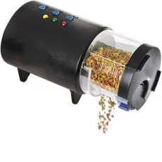 Alimentator automat de hrană pentru peşti